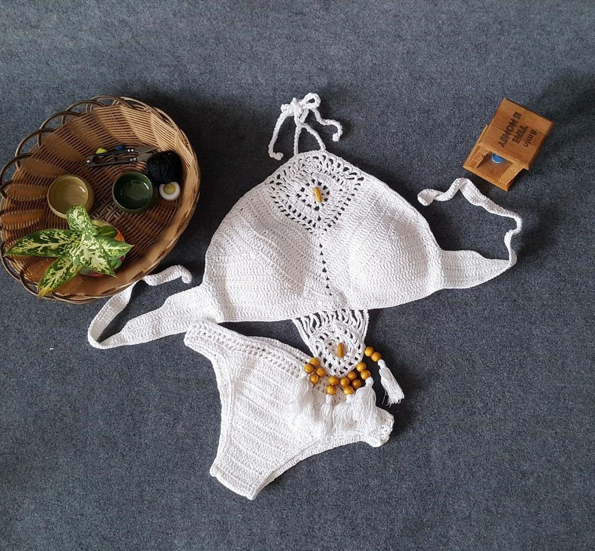 2021 Europe and the United States new woman swimsuit set, beach sunshine bath, foreign trade Crochet Crochet tassel bikini